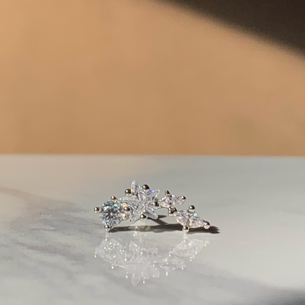 Star cartilage earring
